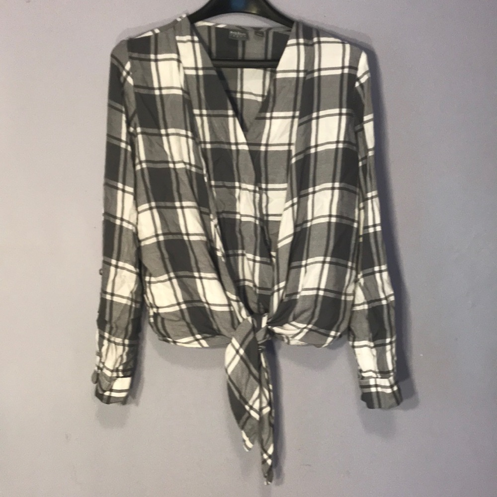 FREE Plaid Tie Front V Neck Top Grey and White